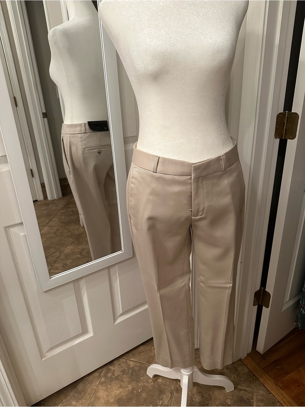 Banana Republic Avery Women's Cropped Dress Pants in Light Beige NWT